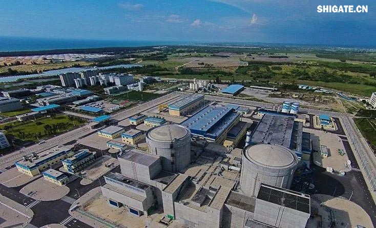 近日，新華社受權發(fā)布的《關(guān)于2024年國民經(jīng)濟和社會(huì )發(fā)展計劃執行情況與2025年國民經(jīng)濟和社會(huì )發(fā)展計劃草案的報告》顯示，我國第三代自主產(chǎn)權核電“國和一號”示范工程1號首堆建成投運?！皣鸵惶枴笔俏覈灾髟O計的更大功率非能動(dòng)核電機組。河鋼集團舞鋼公司生產(chǎn)的核電用鋼用于該項目核電機組安全殼、補水相關(guān)設備支撐、高溫高壓管件等的制造。